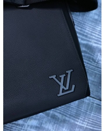 Сумка-мессенджер Louis Vuitton