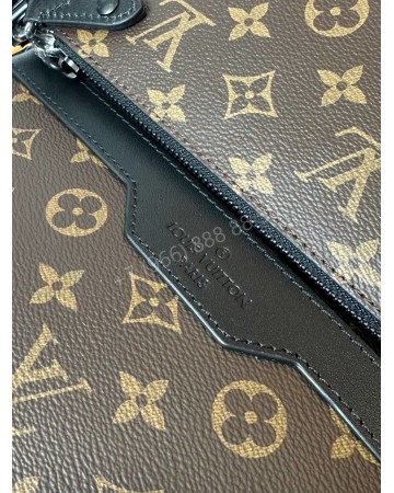 Сумка-мессенджер Louis Vuitton