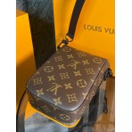 Сумка-мессенджер Louis Vuitton