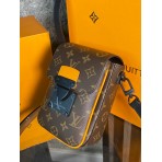 Сумка-мессенджер Louis Vuitton