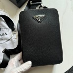 Сумка-слинг Prada