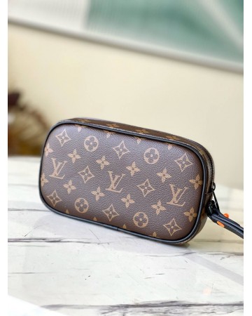 Клатч Louis Vuitton