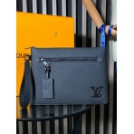 Клатч Louis Vuitton