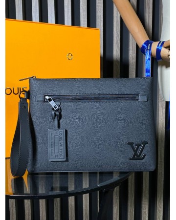 Клатч Louis Vuitton