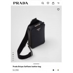 Сумка-слинг Prada