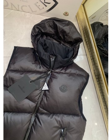 Безрукавка Moncler