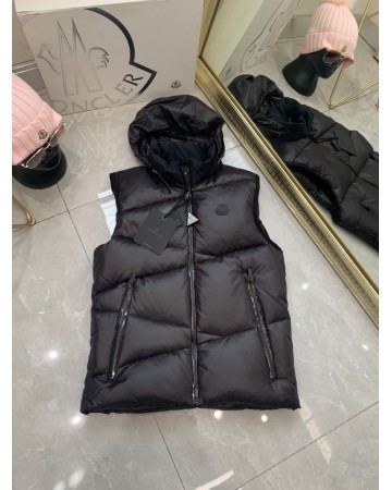 Безрукавка Moncler