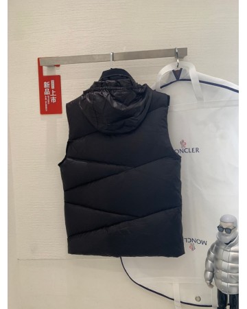 Безрукавка Moncler