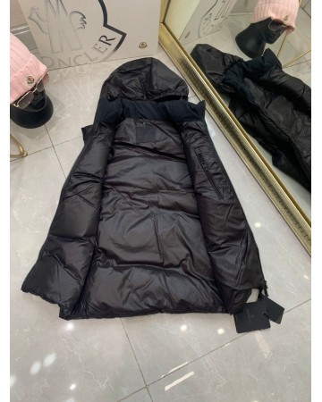 Безрукавка Moncler