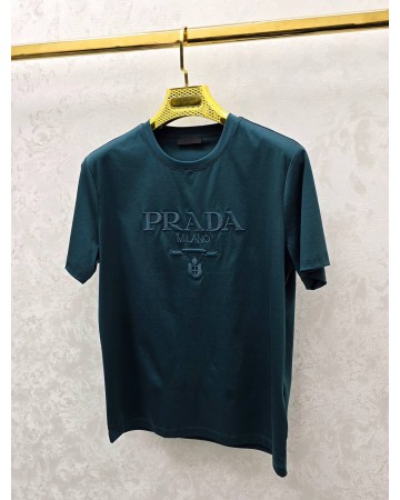 Футболка Prada