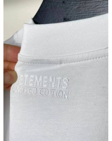 Футболка Vetements