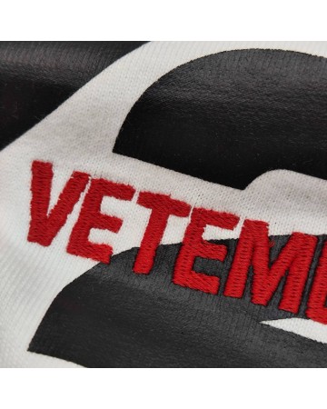 Футболка Vetements