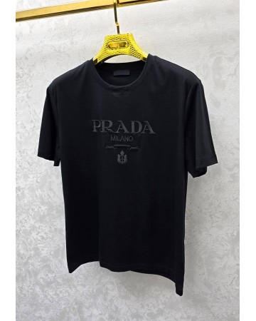 Футболка Prada