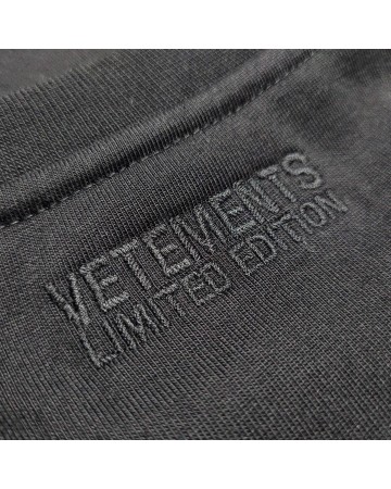 Футболка Vetements