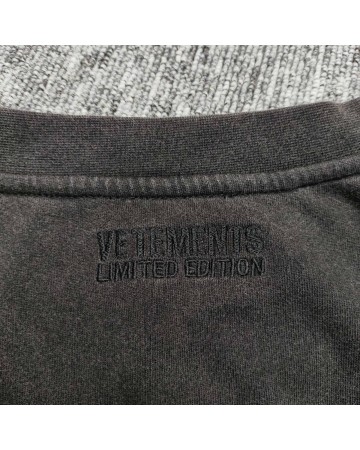 Футболка Vetements