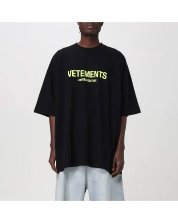 Футболка Vetements