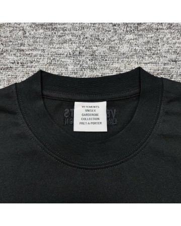 Футболка Vetements