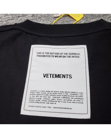 Футболка Vetements