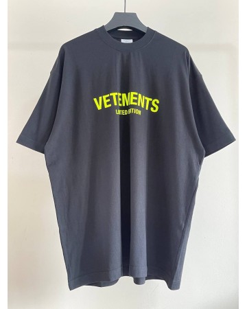 Футболка Vetements