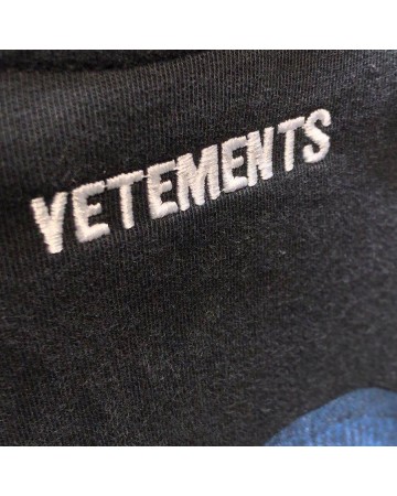 Футболка Vetements