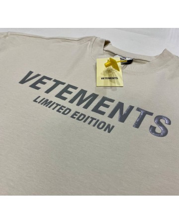 Футболка Vetements