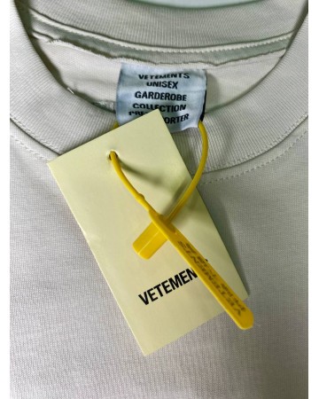 Футболка Vetements