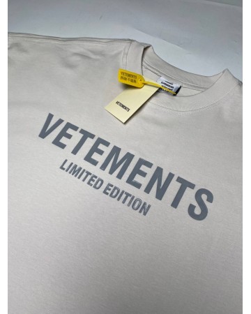 Футболка Vetements