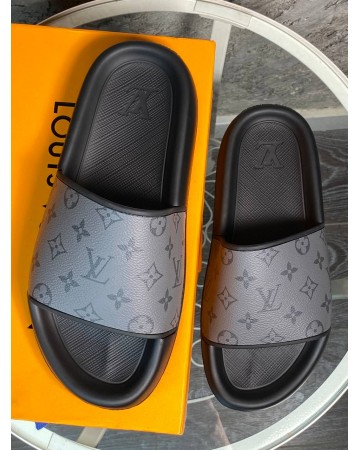 Шлепанцы Louis Vuitton