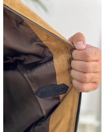 Замшевая куртка с вязанными рукавами